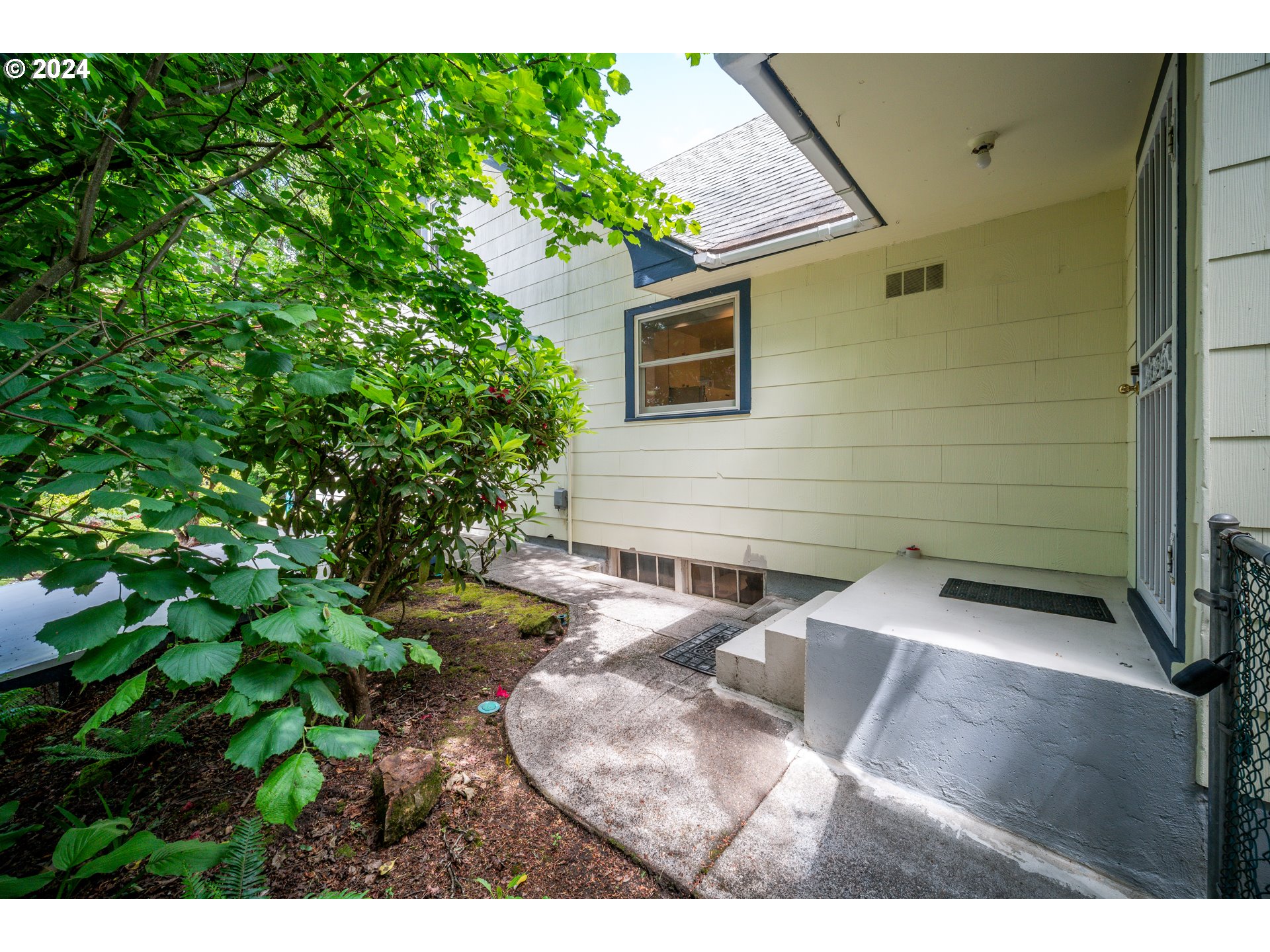 4006 Southeast Harold Street Portland, OR 97202 - Photo 29 of 40