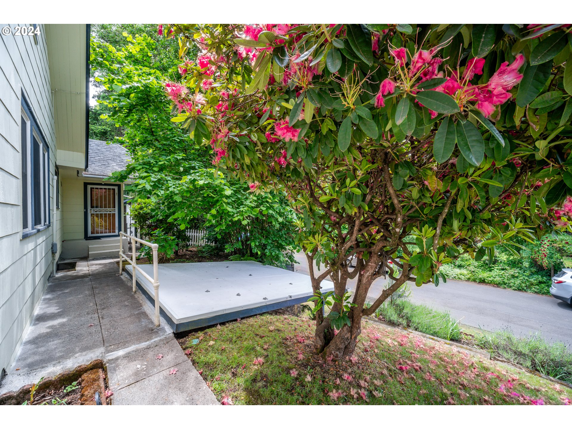 4006 Southeast Harold Street Portland, OR 97202 - Photo 30 of 40
