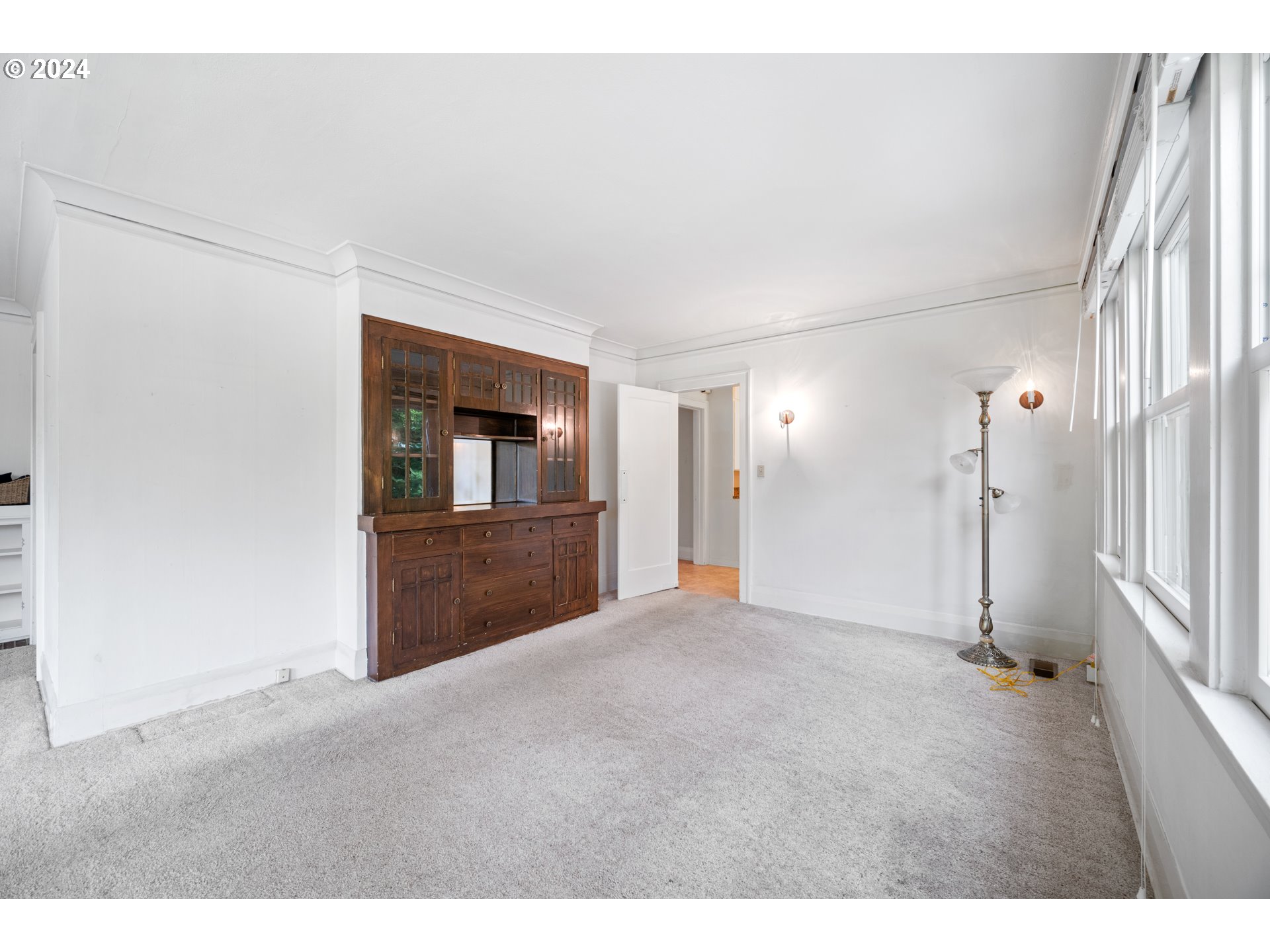 4006 Southeast Harold Street Portland, OR 97202 - Photo 7 of 40