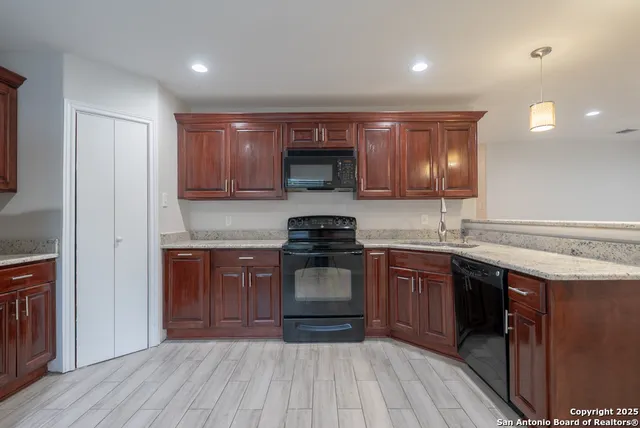 $1,400 | 6915 Flatstone Pass, Converse, TX 78109