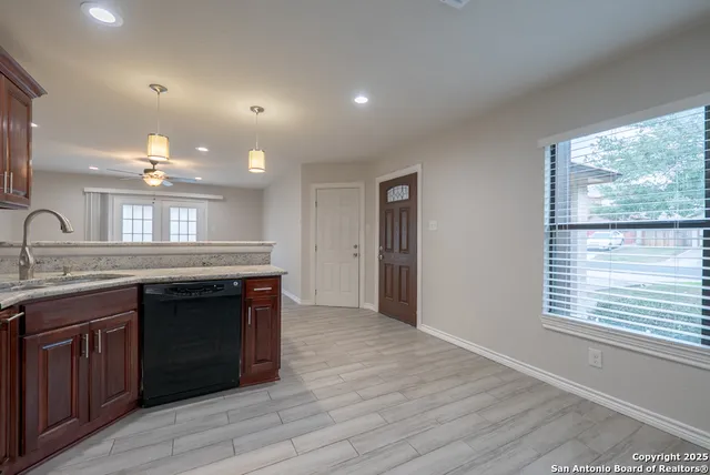 $1,400 | 6915 Flatstone Pass, Converse, TX 78109