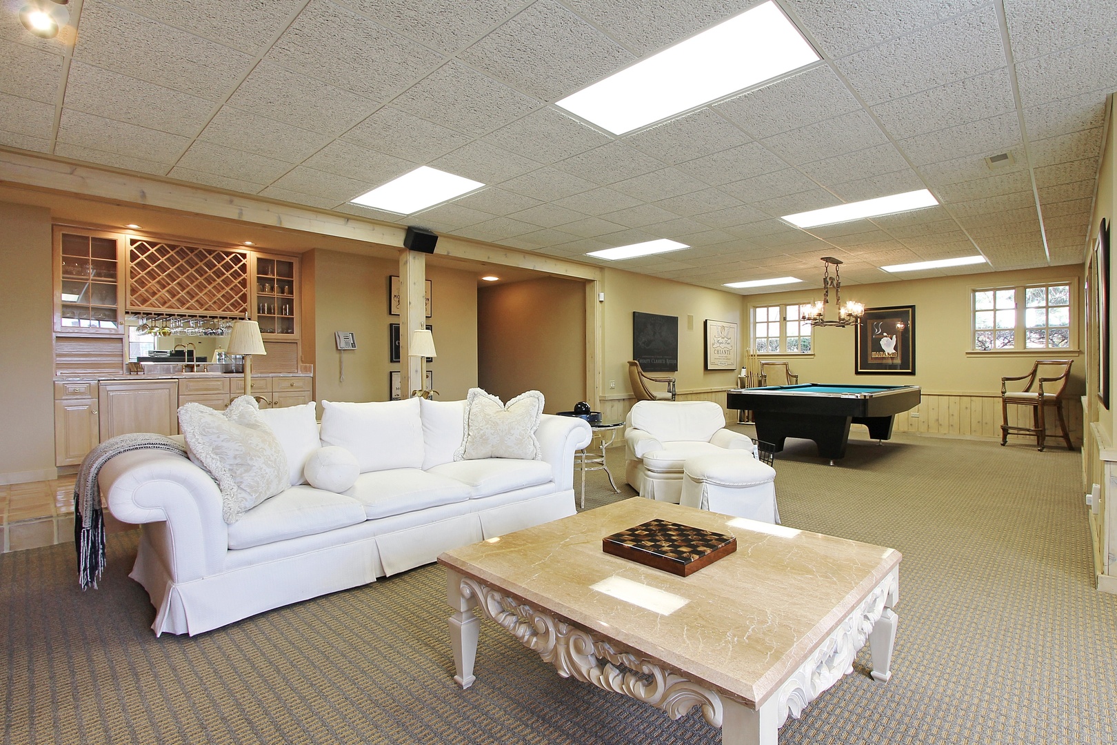 29 Riderwood Road North Barrington, IL 60010 - Photo 20 of 25 a living room with furniture and a table