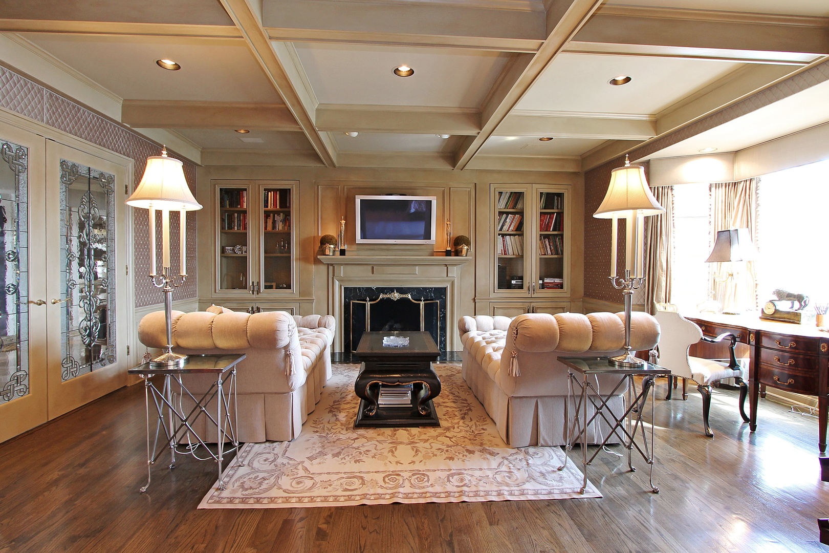 29 Riderwood Road North Barrington, IL 60010 - Photo 9 of 25 a living room with furniture and a fireplace