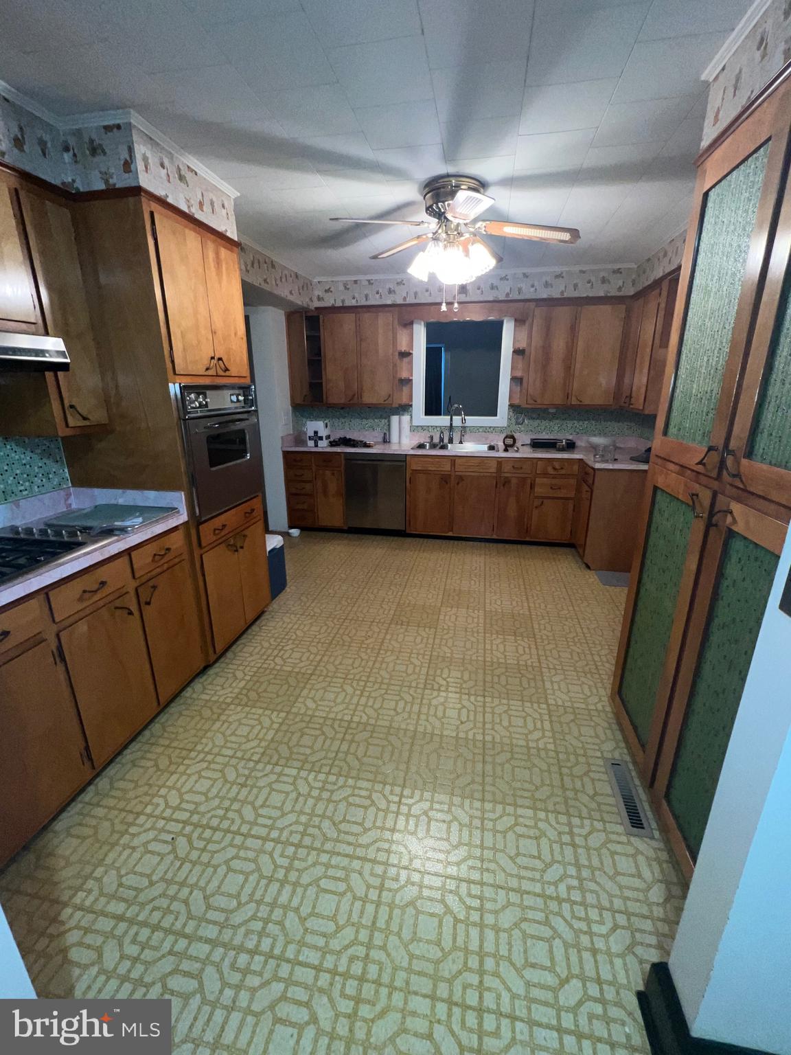 19809 Point Lookout Road Lexington Park, MD 20653 - Photo 37 of 47 Huge kitchen