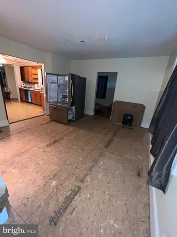 a view of a livingroom with furniture