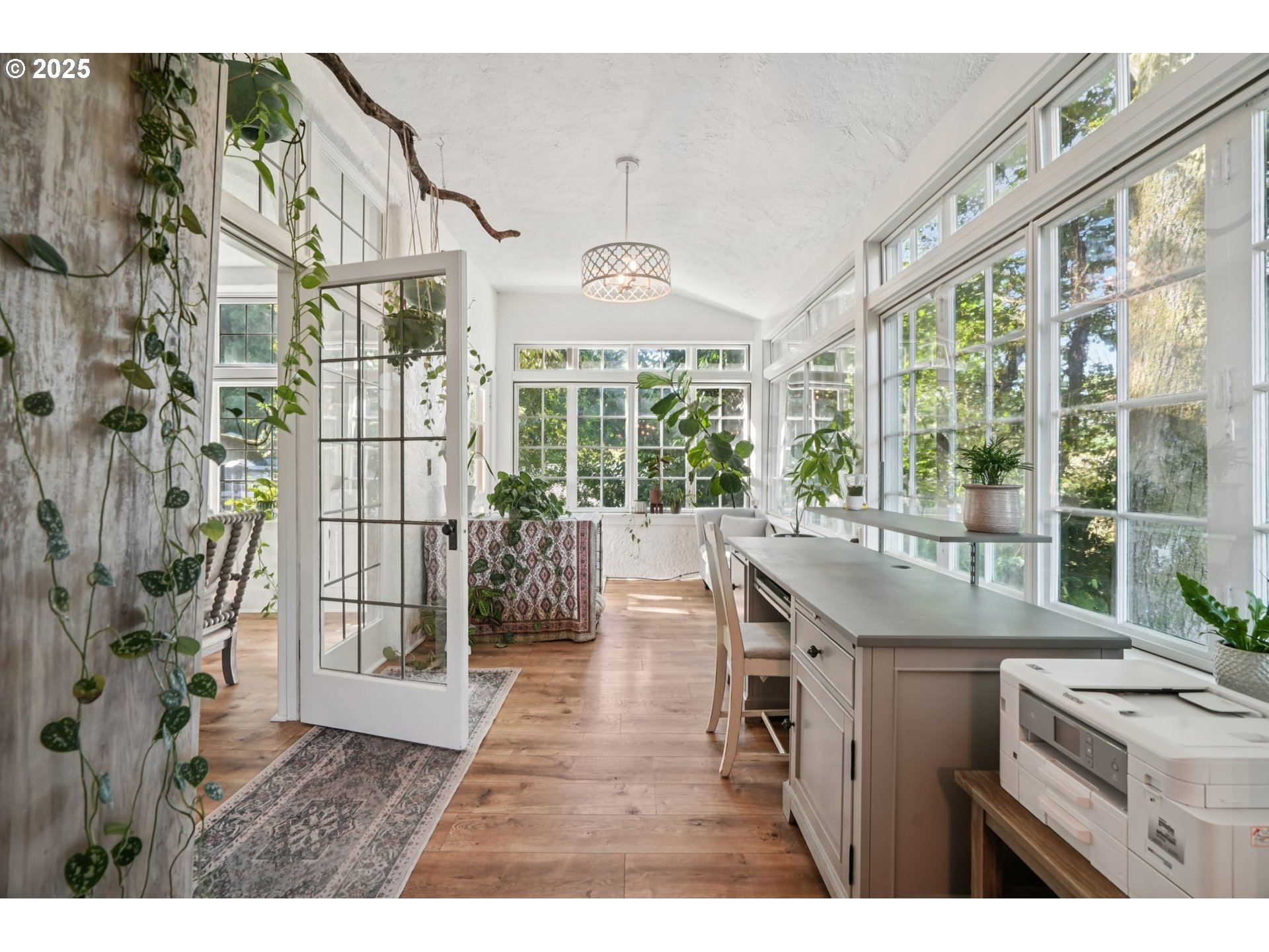 3045 Southwest Gaston Avenue Portland, OR 97239 - Photo 12 of 48