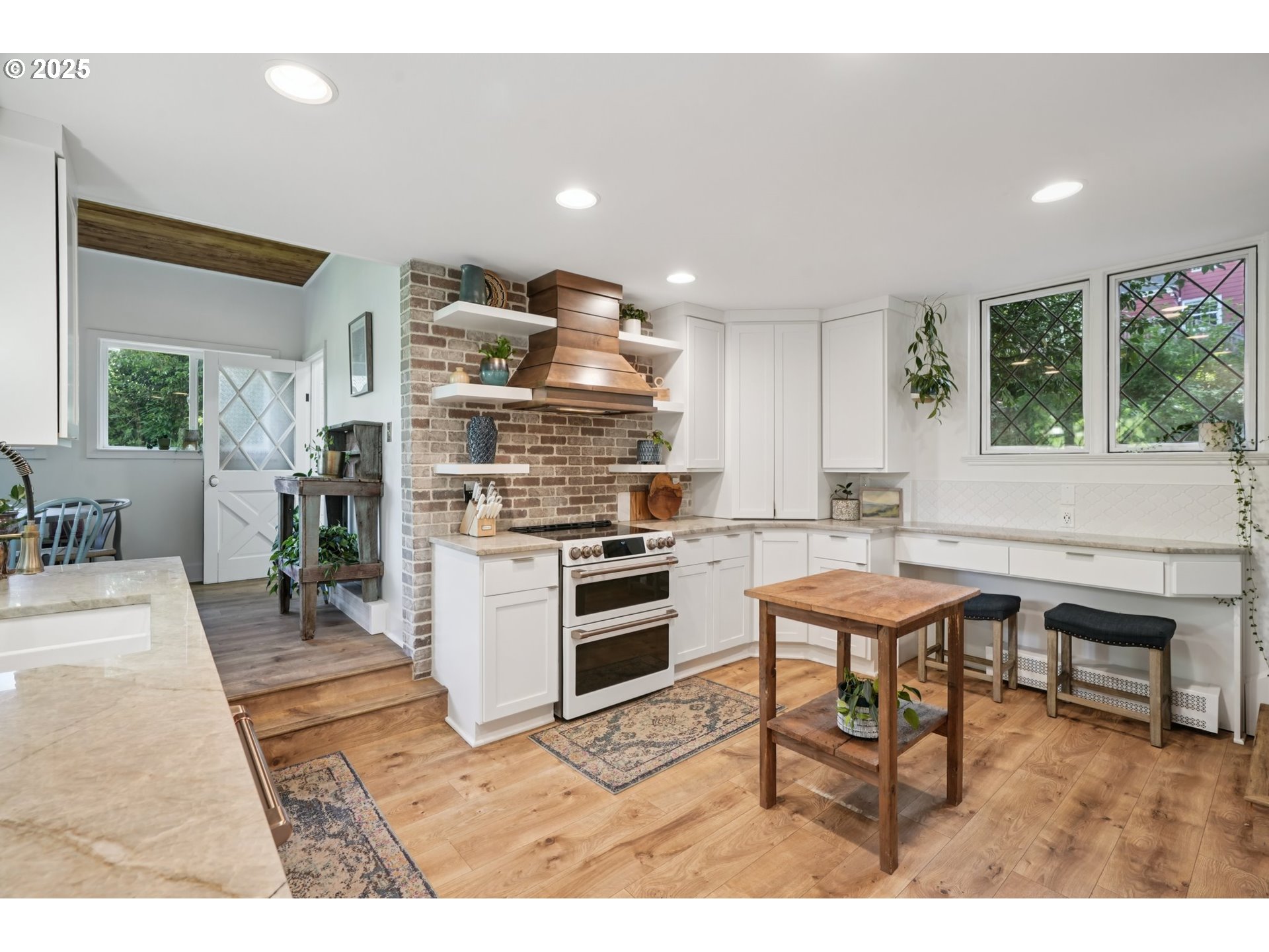 3045 Southwest Gaston Avenue Portland, OR 97239 - Photo 10 of 48