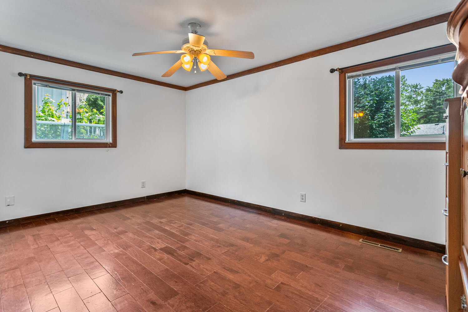 2503 Maplewood Drive Champaign, IL 61821 - Photo 19 of 37 an empty room with a window