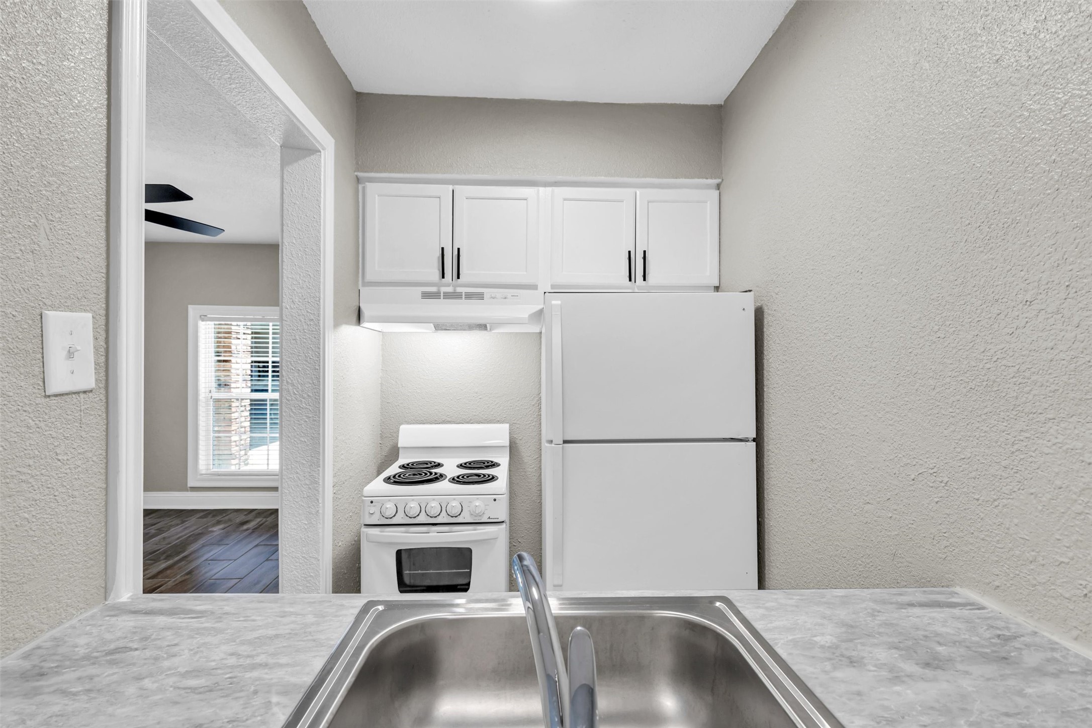 1423 Hawthorne Street, Unit 2 Houston, TX 77006 - Photo 4 of 22
