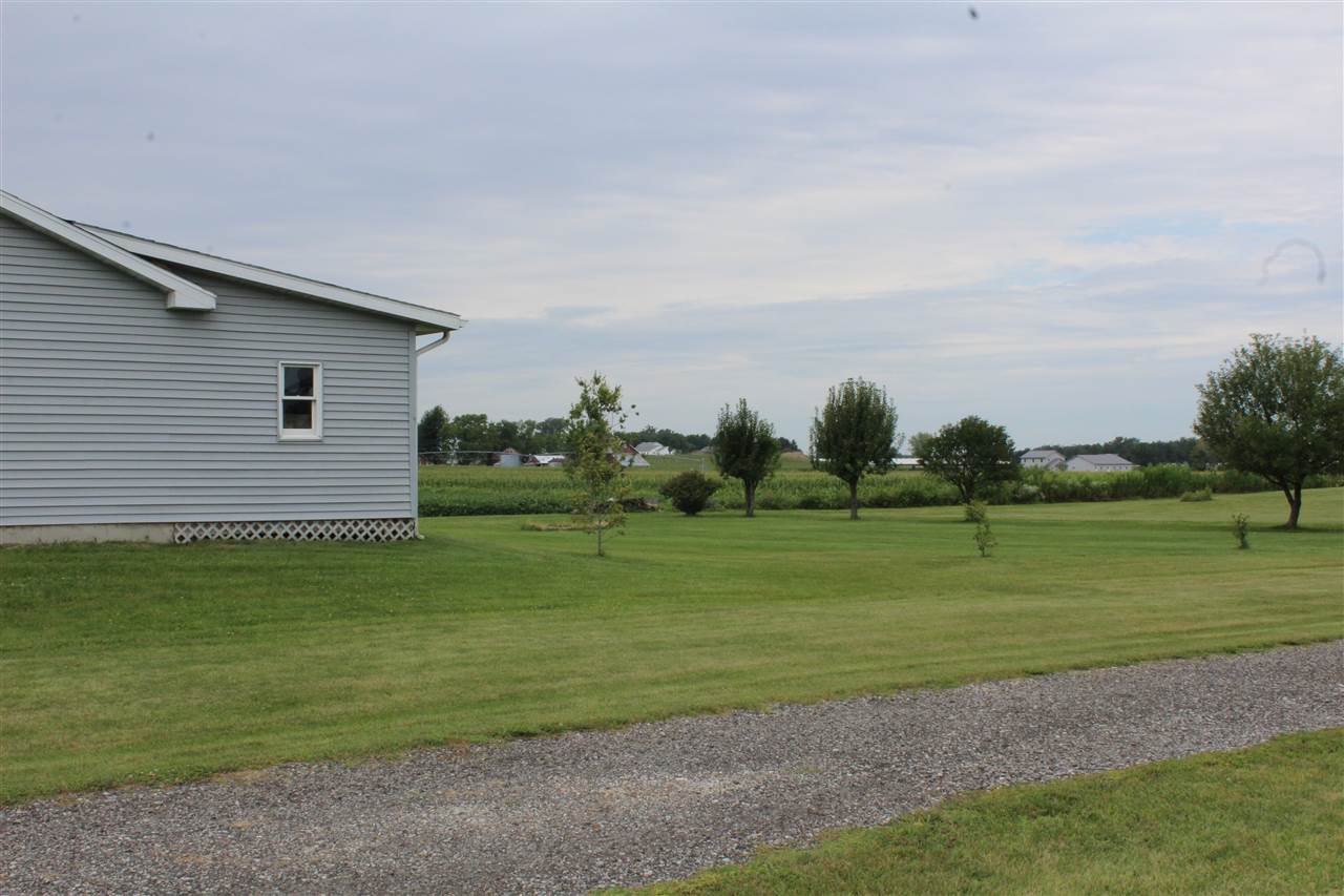 1876 West Perry Road Ligonier, IN 46767 - Photo 4 of 36 Gallery Image 4