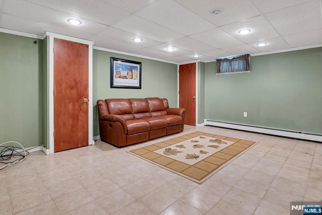185 Ratzer Road Wayne, NJ 07470 - Photo 20 of 36 a living room with furniture