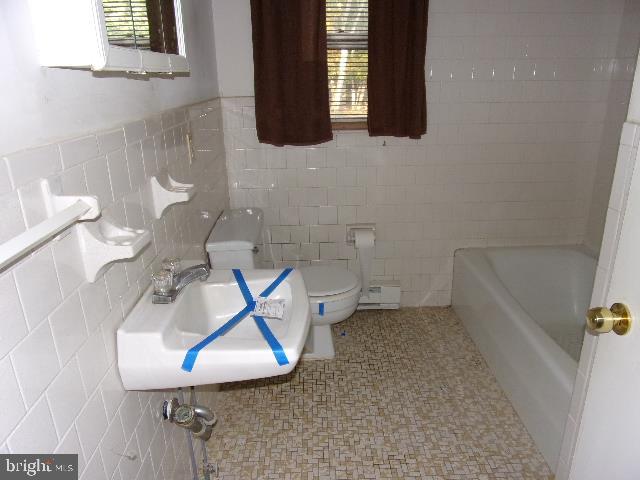 808 Jackson Road Mays Landing, NJ 08330 - Photo 9 of 11