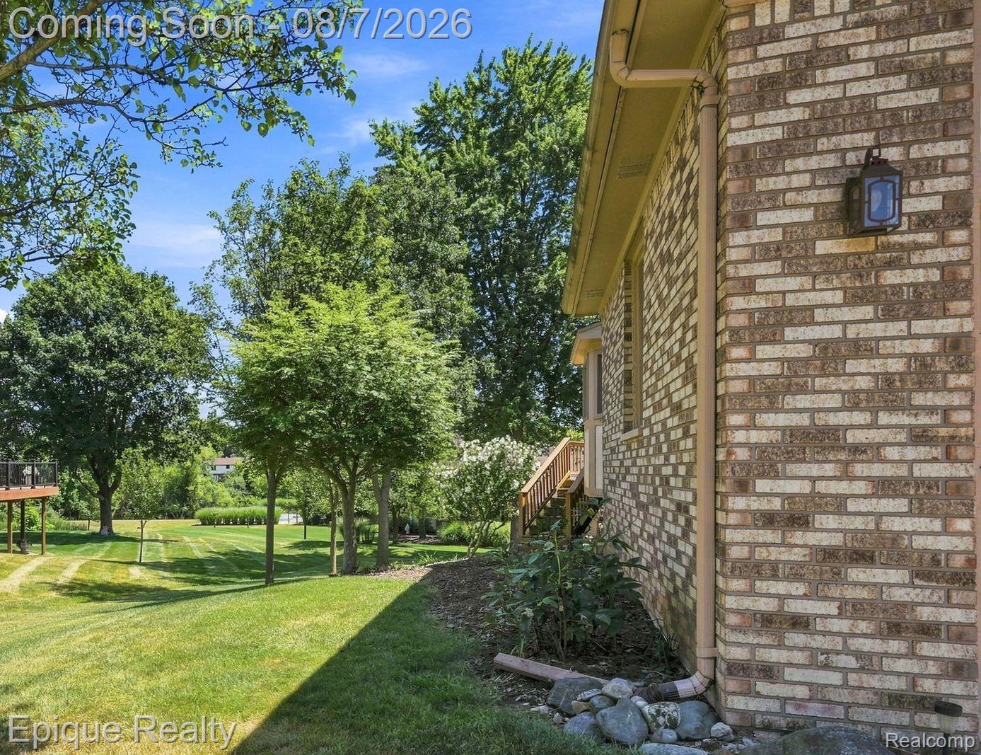 1162 Grandview Drive Rochester, MI 48306 - Photo 29 of 34 COMMON AREA NEXT TO HOME
