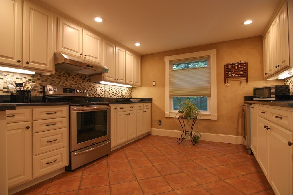 9 Kelley Road Acton, MA 01720 - Photo 6 of 25 Gallery Image 6