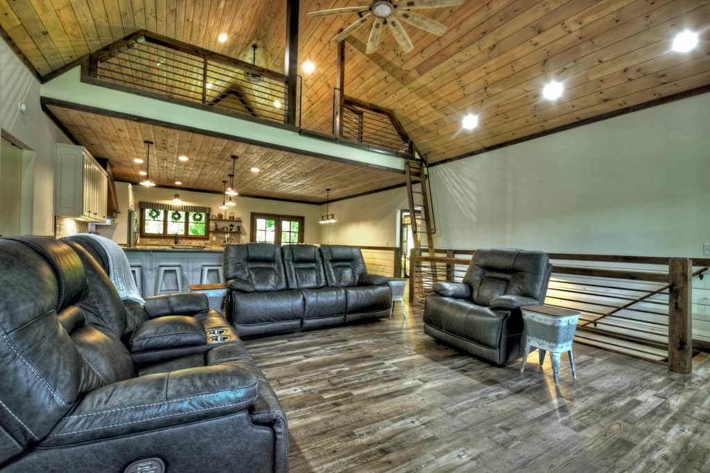 3181 Sugar Creek Road Blue Ridge, GA 30513 - Photo 10 of 71