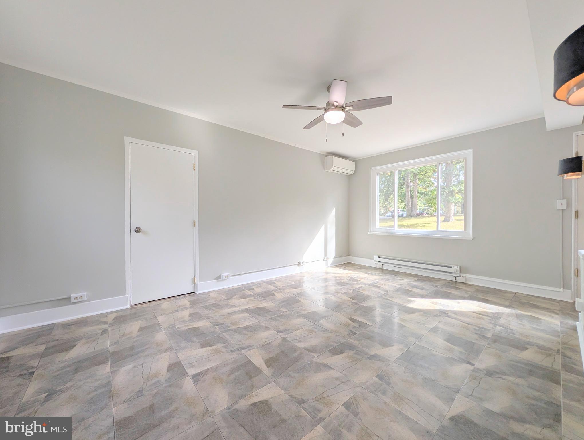 8 Hillside Road Greenbelt, MD 20770 - Photo 13 of 23 Living room