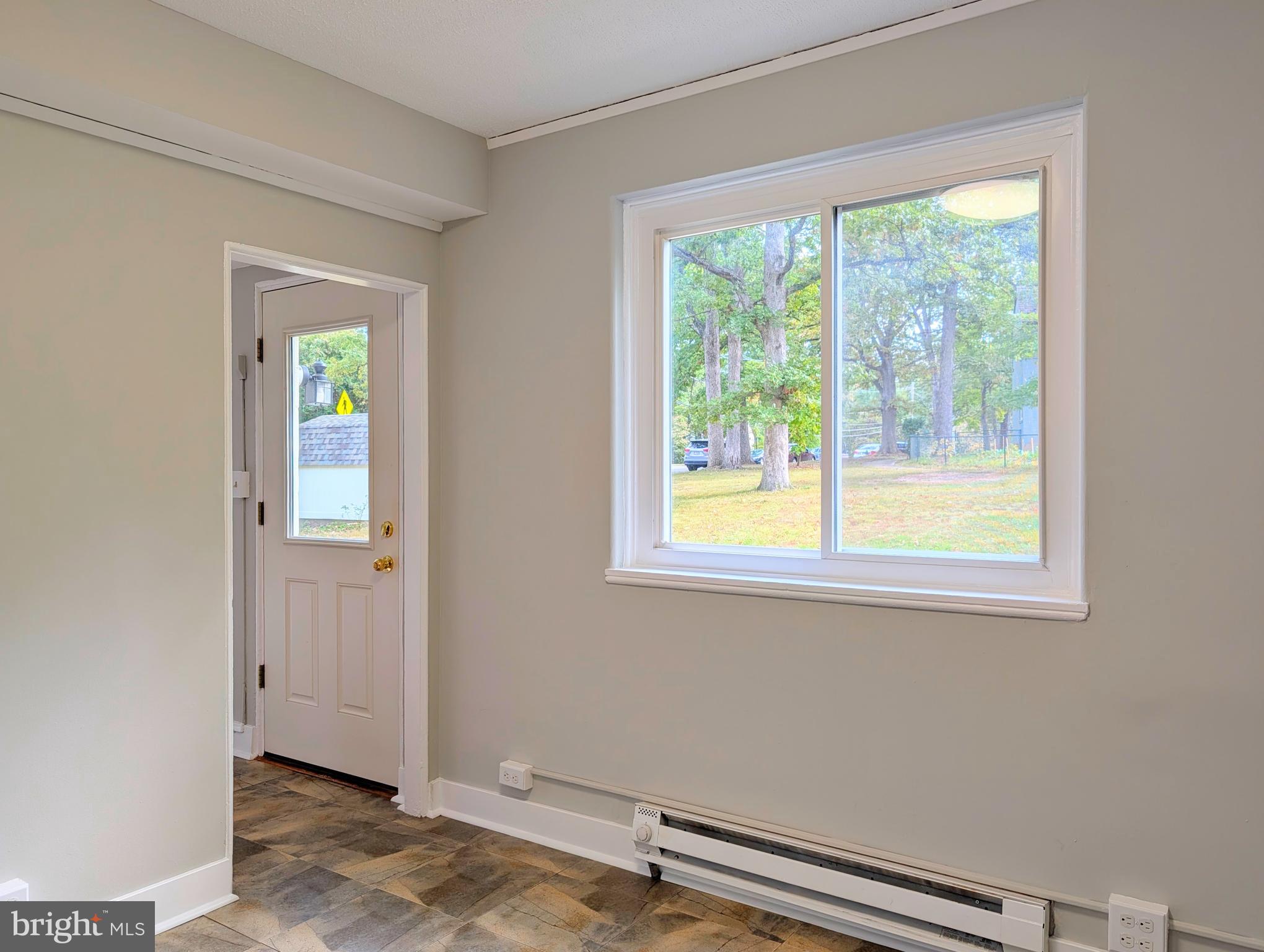 8 Hillside Road Greenbelt, MD 20770 - Photo 16 of 23 Dining room