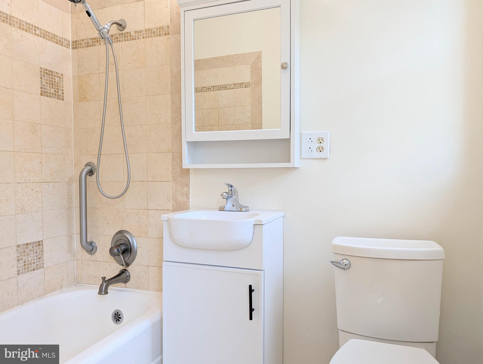 8 Hillside Road Greenbelt, MD 20770 - Photo 22 of 23 Bath