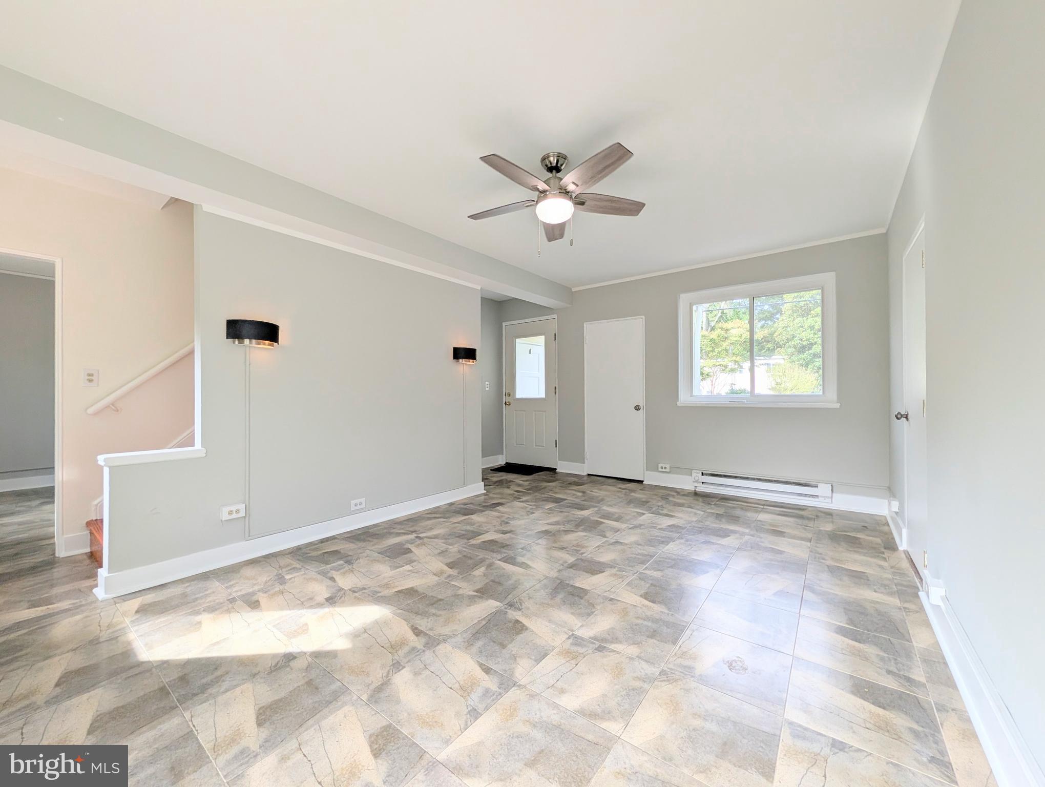 8 Hillside Road Greenbelt, MD 20770 - Photo 10 of 23 Living room