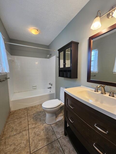 1038 37th Street Niceville, FL 32578 - Photo 20 of 25 a bathroom with a sink a toilet and shower