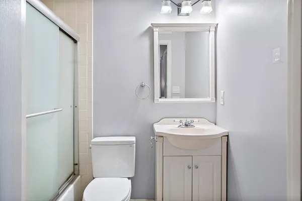 $2,400 | 201 Thorndike Street, Unit 205, Lowell, MA 01852