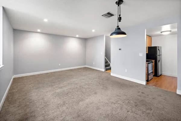 $2,400 | 201 Thorndike Street, Unit 205, Lowell, MA 01852