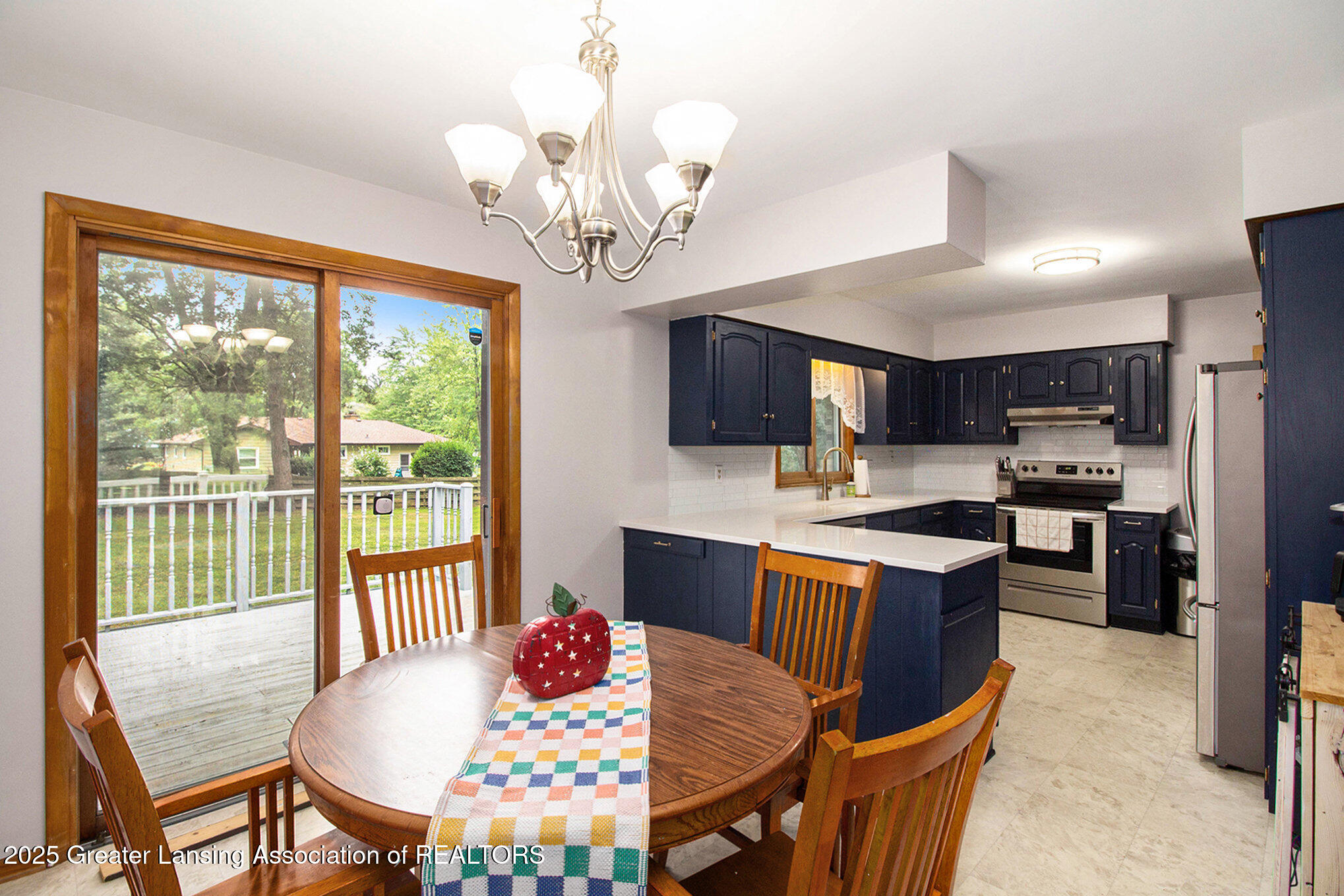 15301 Boichot Road Lansing, MI 48906 - Photo 5 of 22 Dining