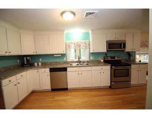 9 Rennie Street Lunenburg, MA 01462 - Photo 3 of 32 Gallery Image 3