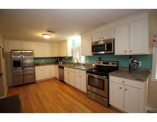 9 Rennie Street Lunenburg, MA 01462 - Photo 5 of 32 Gallery Image 5