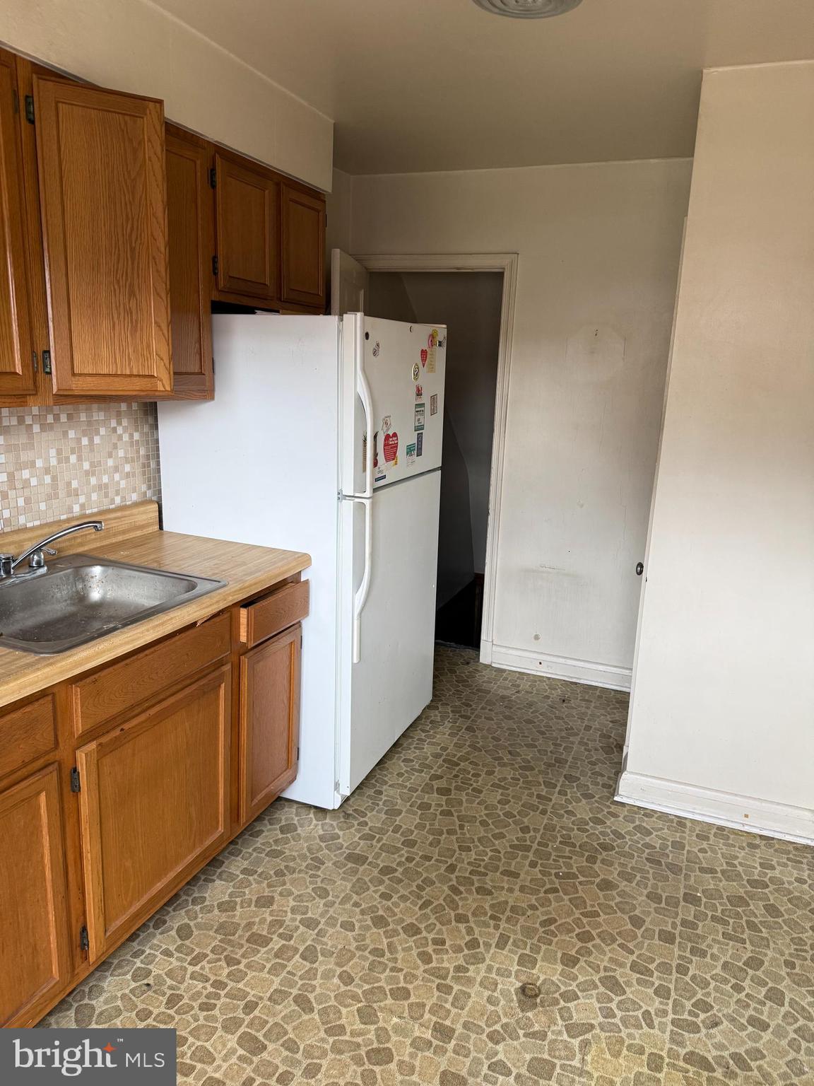 815 St Dunstans Road Baltimore, MD 21212 - Photo 9 of 12