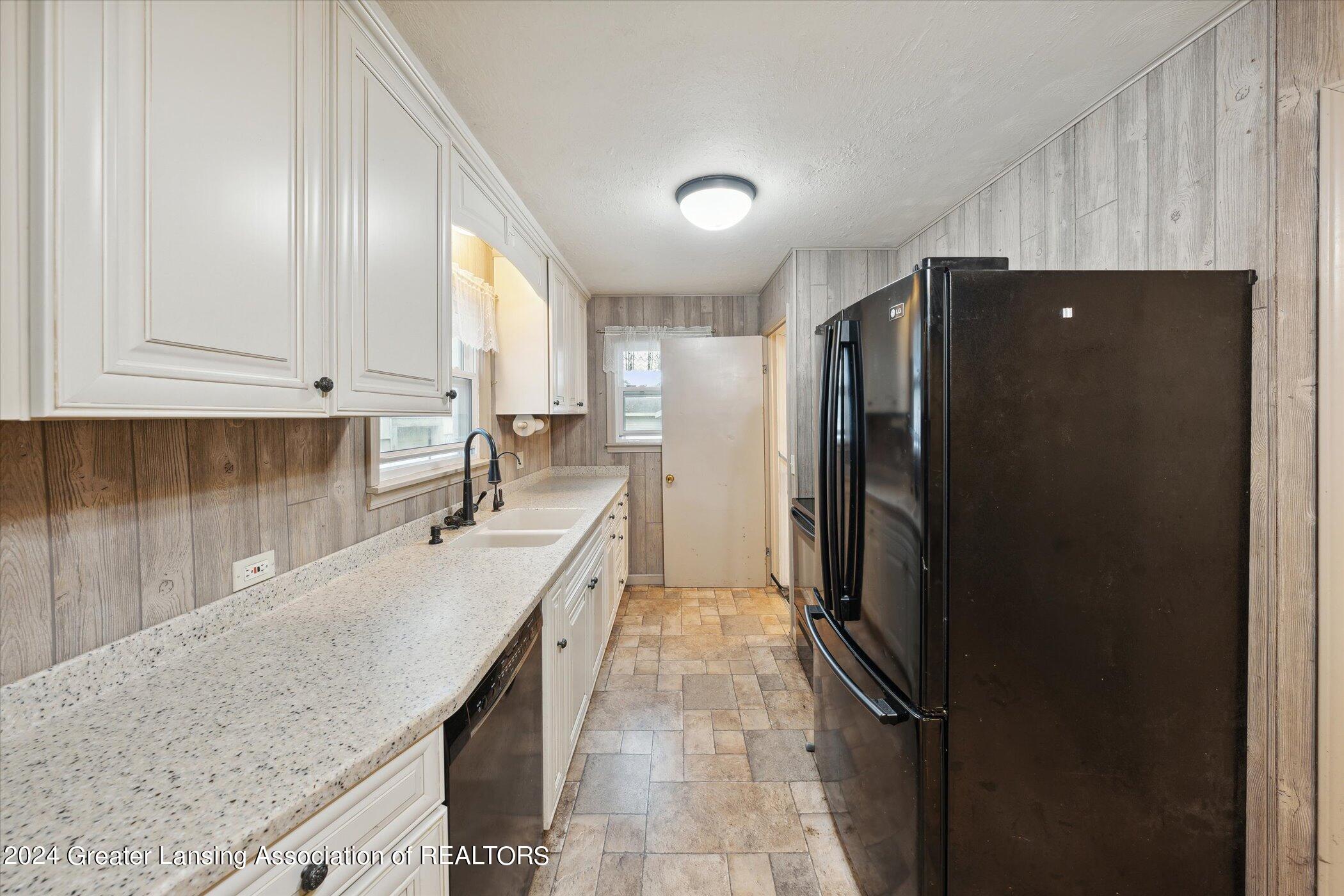 12399 Ruppert Road Perry, MI 48872 - Photo 17 of 41 17-12399-Ruppert-Rd-Perry-MI-48872-Windo