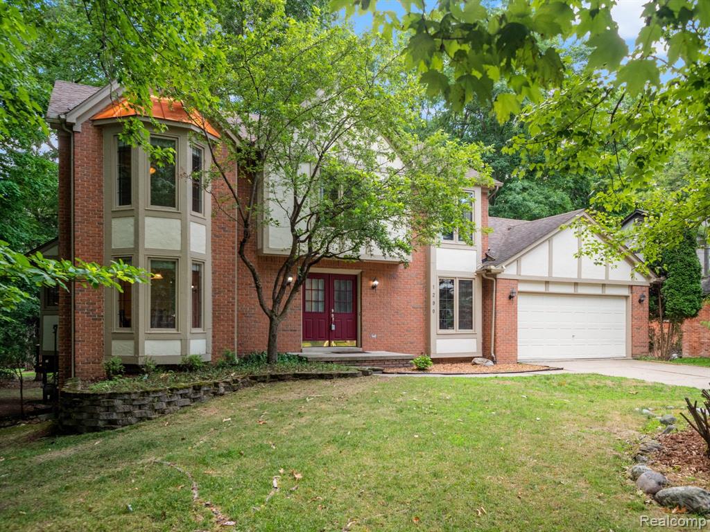 1290 Grandview Drive Rochester Hills, MI 48306 - Photo 1 of 32