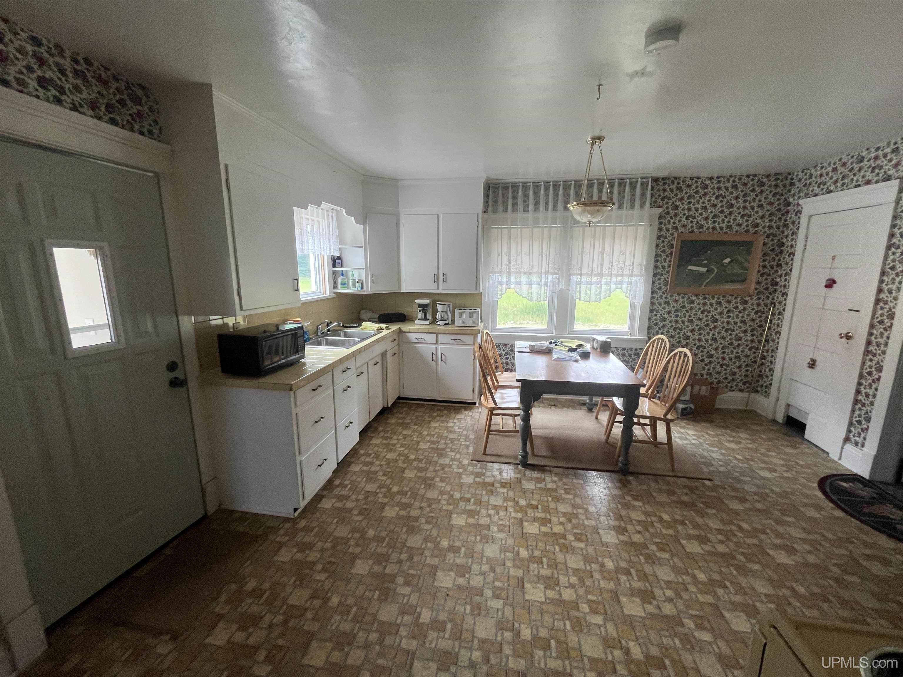 589 Mangum Road Marquette, MI 49855 - Photo 19 of 59