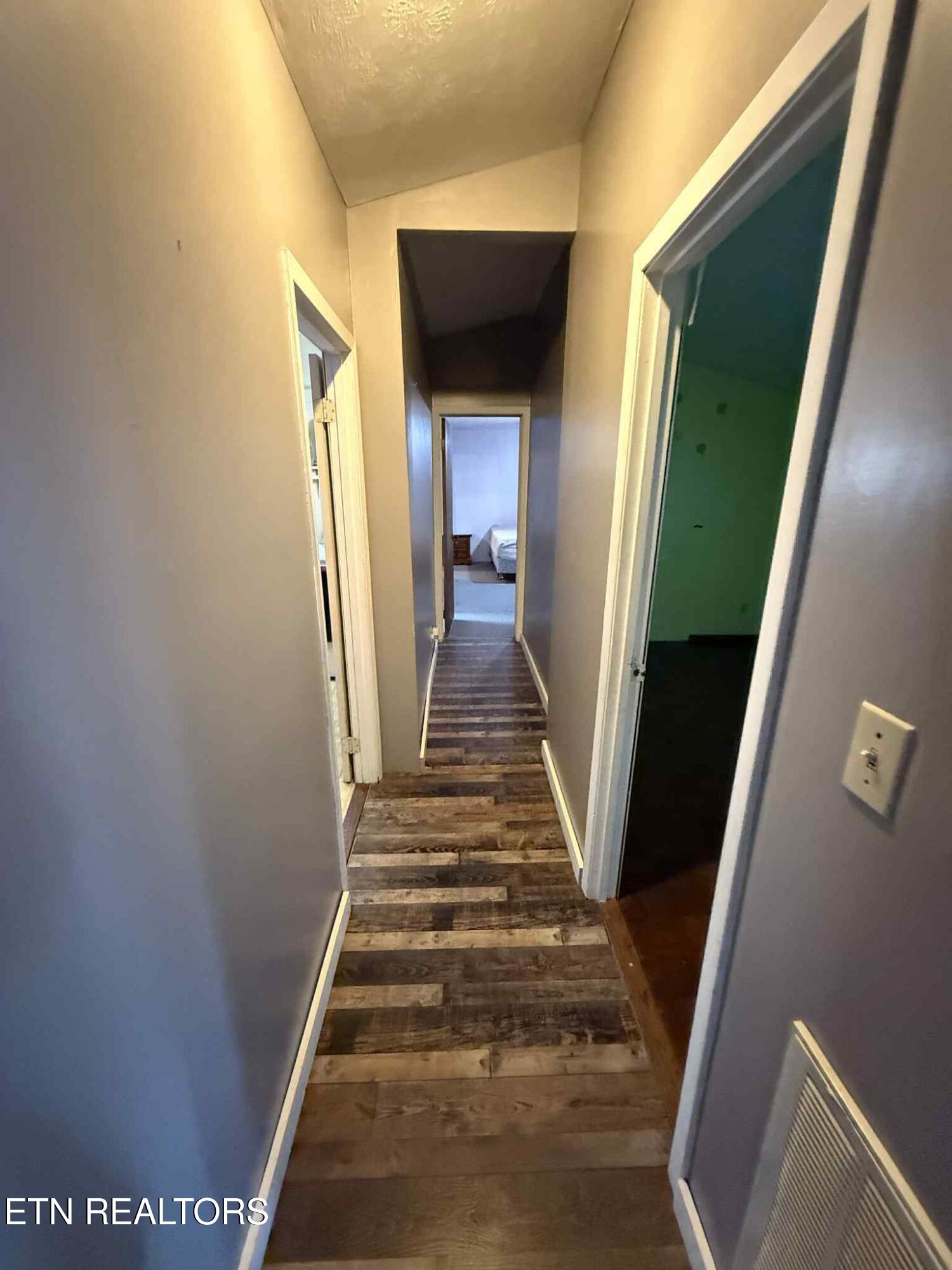 135 Duncan Lane Oneida, TN 37841 - Photo 14 of 24 att.I4S2kxFj0V4K0xUZWxOzYz8k53pVEwWPlauA