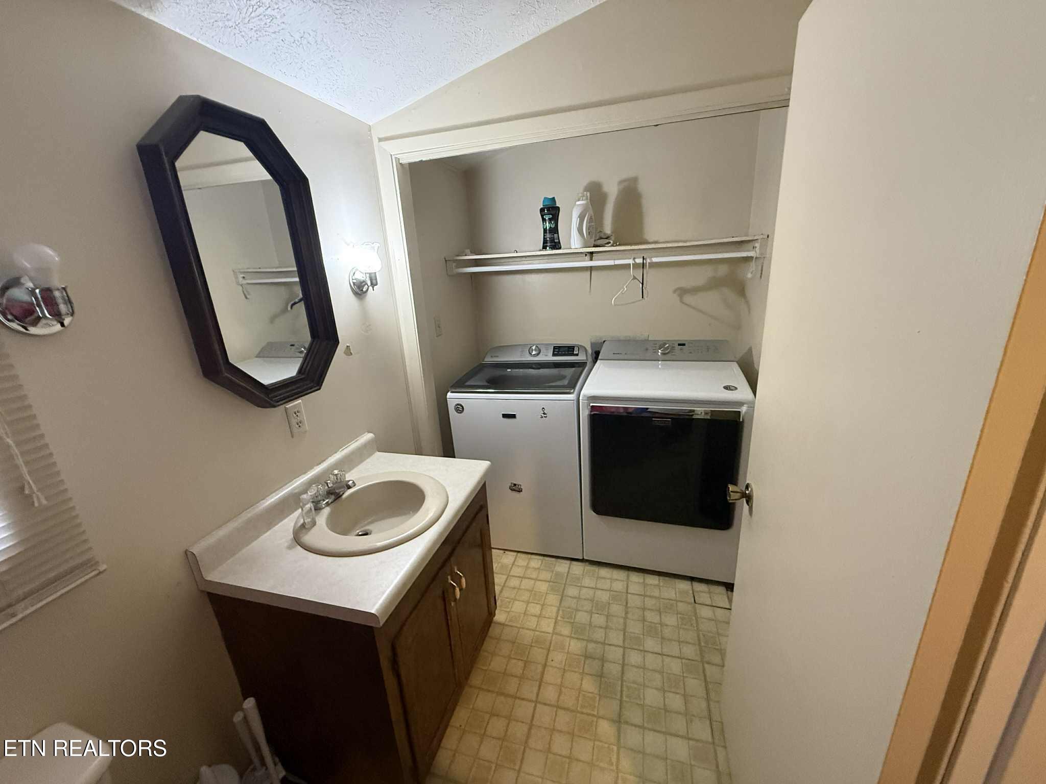 135 Duncan Lane Oneida, TN 37841 - Photo 21 of 24 att.uQpuY0e-NtN-_RZkjmtUdI0dZAc4gsuDqWhU