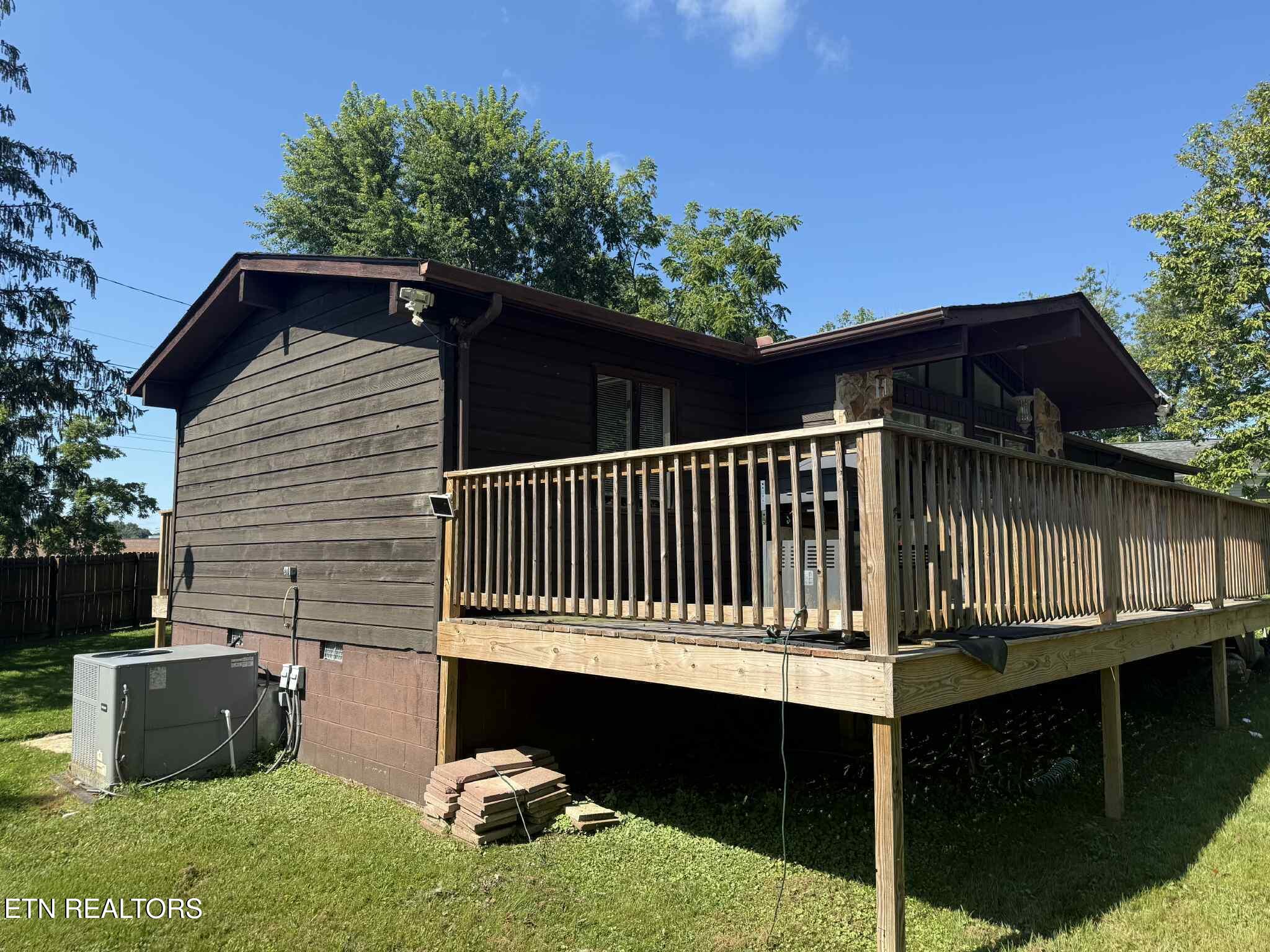 135 Duncan Lane Oneida, TN 37841 - Photo 6 of 24 att.IMjlMtOdamTXOUlgZILKZ2KapI5EVsWKfRy_