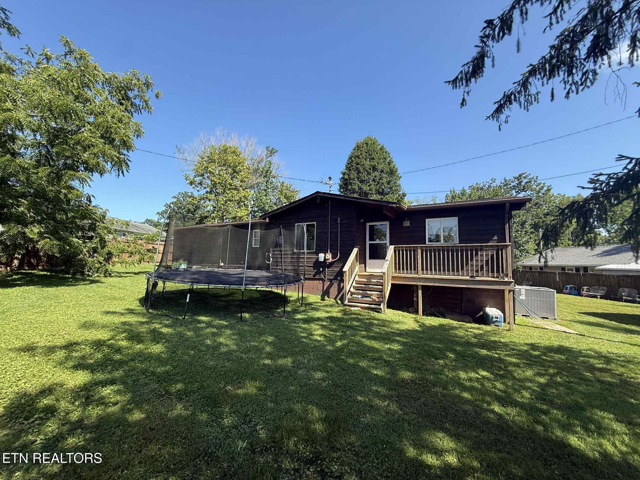 135 Duncan Lane Oneida, TN 37841 - Photo 10 of 24 att.q-yR3GuPyEKVvR1Pjj_PYZXRA2mNPpe6TMKW