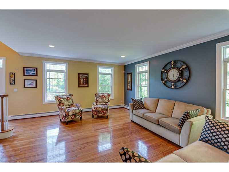 240 Twin River Road Lincoln, RI 02865 - Photo 9 of 25 Living Room.