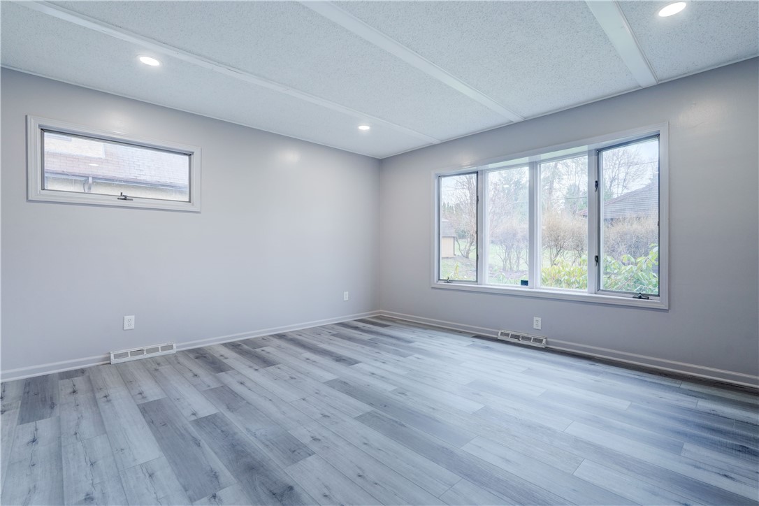 110 Highwood Road Irondequoit, NY 14609 - Photo 13 of 34