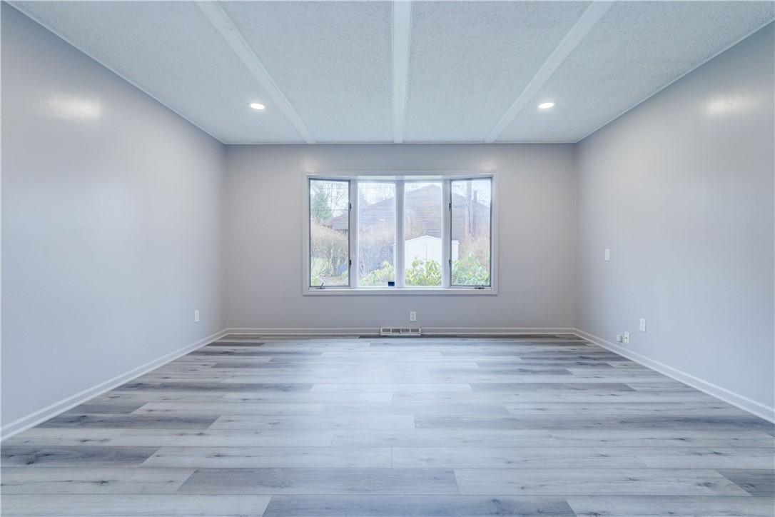 110 Highwood Road Irondequoit, NY 14609 - Photo 14 of 34