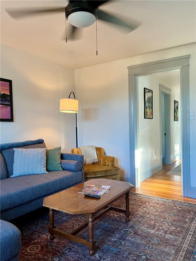 25 View Street Providence, RI 02908 - Photo 26 of 48 2ND FL LIVING RM