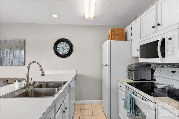 $449,000 | 2121 Regatta Lane, Unit 201, Denver, NC 28037