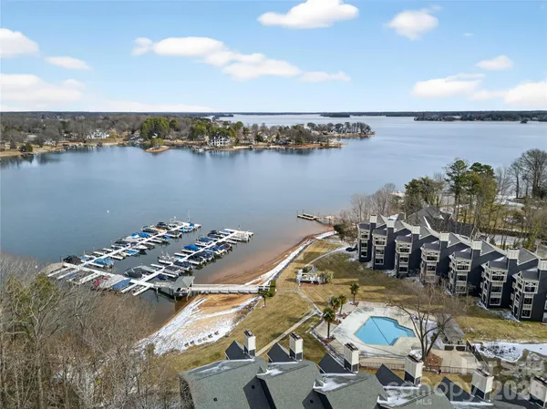 $449,000 | 2121 Regatta Lane, Unit 201, Denver, NC 28037