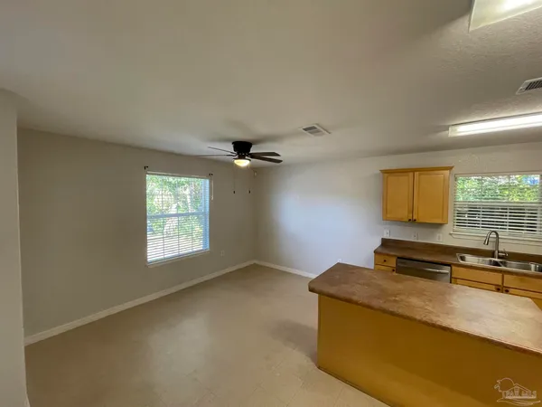 $1,520 | 1116 North 7th Avenue, Pensacola, FL 32503