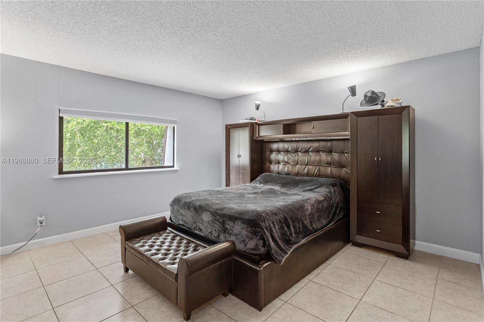 2260 Northwest 59th Way Lauderhill, FL 33313 - Photo 9 of 29 2260 Dining and laundry area