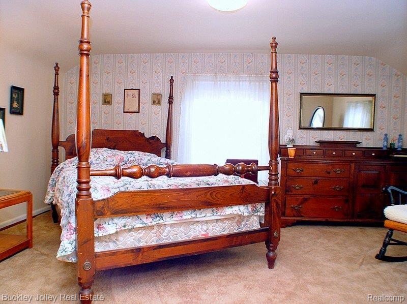 333 East Barron Road Howell, MI 48855 - Photo 10 of 17 Master Bedroom.jpg