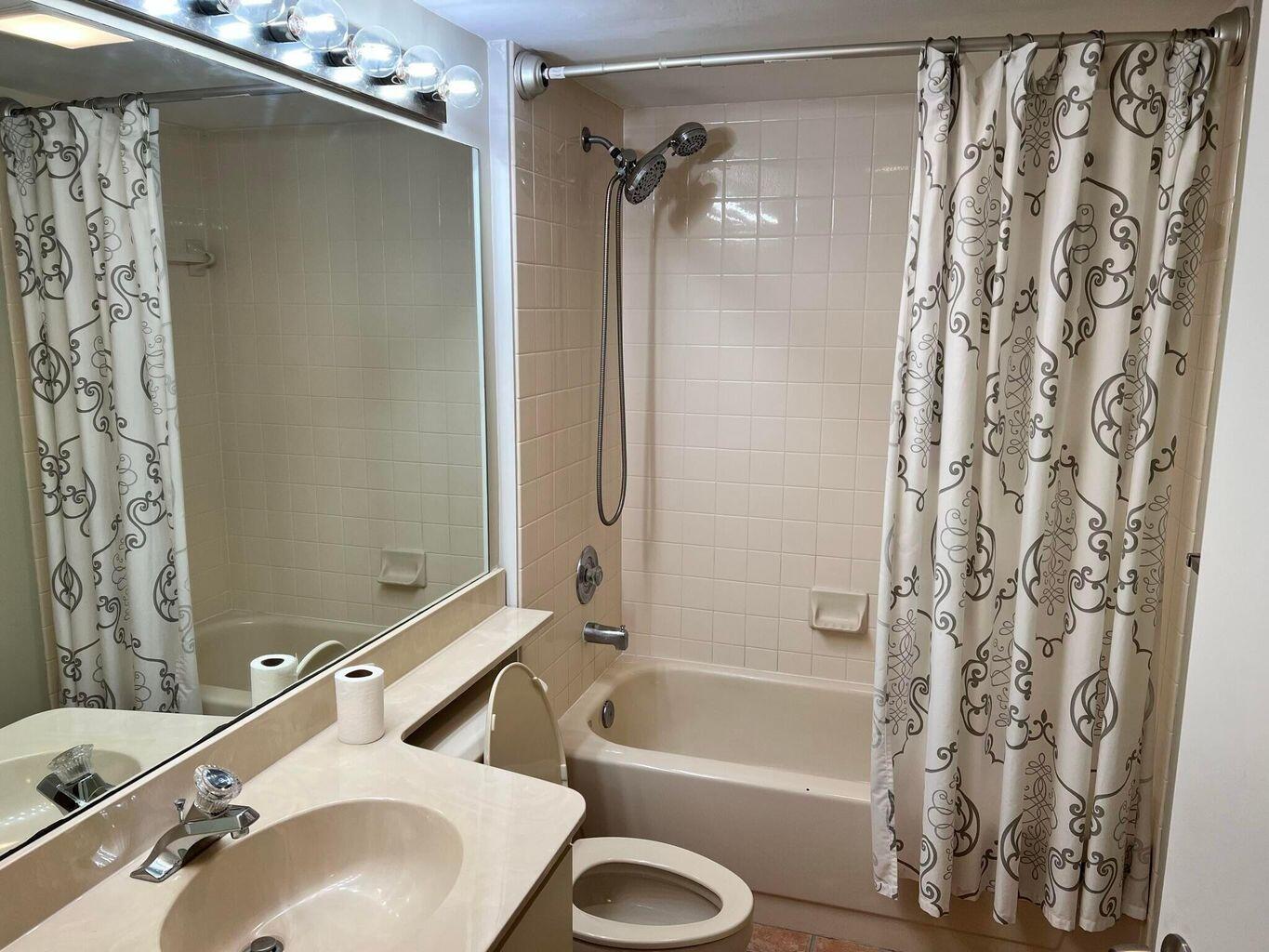 2441 Village Boulevard, Unit 102 West Palm Beach, FL 33409 - Photo 12 of 19 bathroom 2