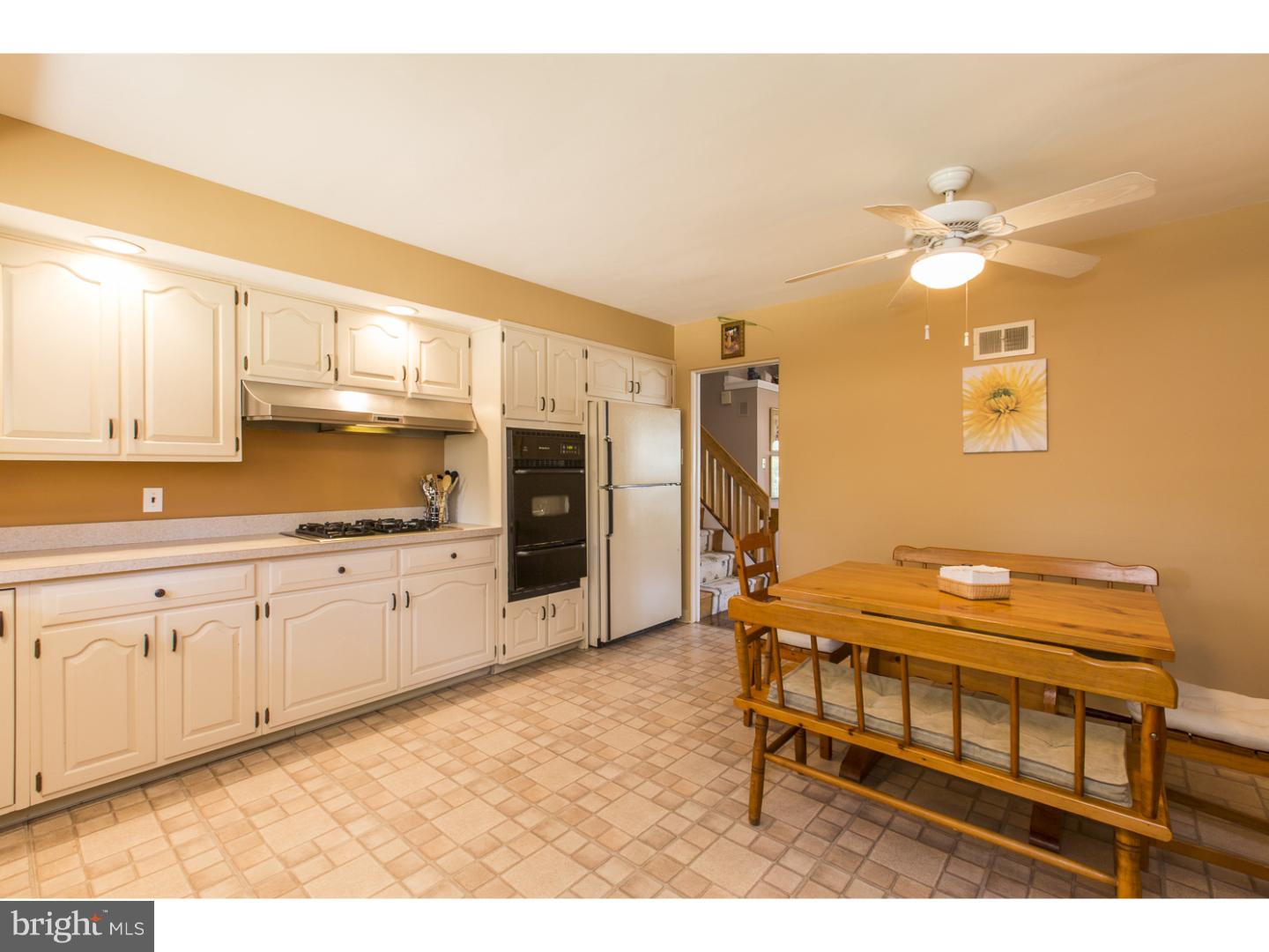 7913 Rolling Green Road Cheltenham, PA 19012 - Photo 8 of 25 Kitchen