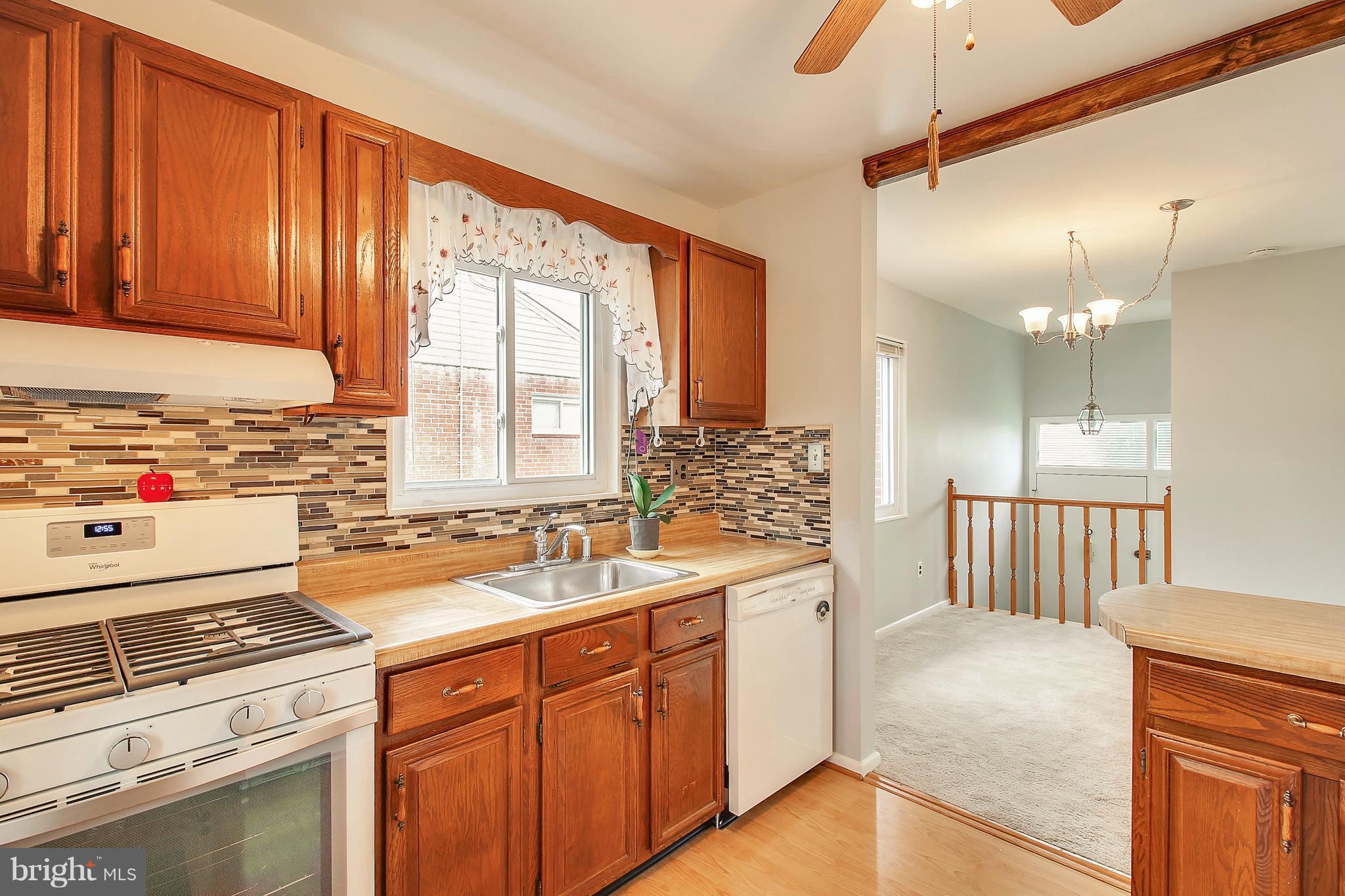 13406 Lydia Street Silver Spring, MD 20906 - Photo 11 of 30 Kitchen
