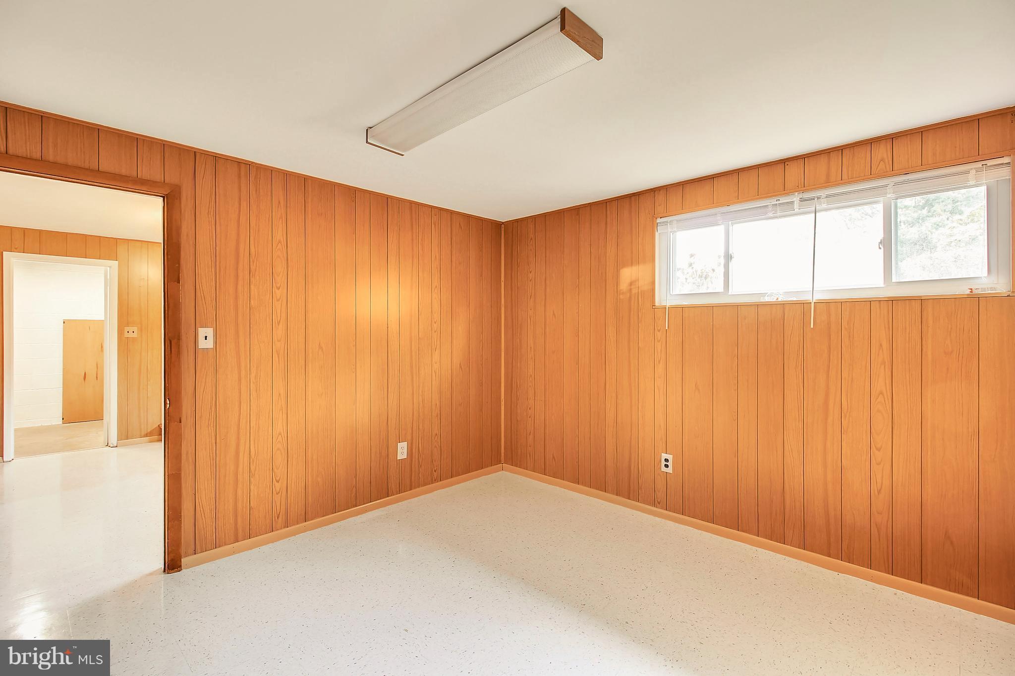 13406 Lydia Street Silver Spring, MD 20906 - Photo 22 of 30 Open Room